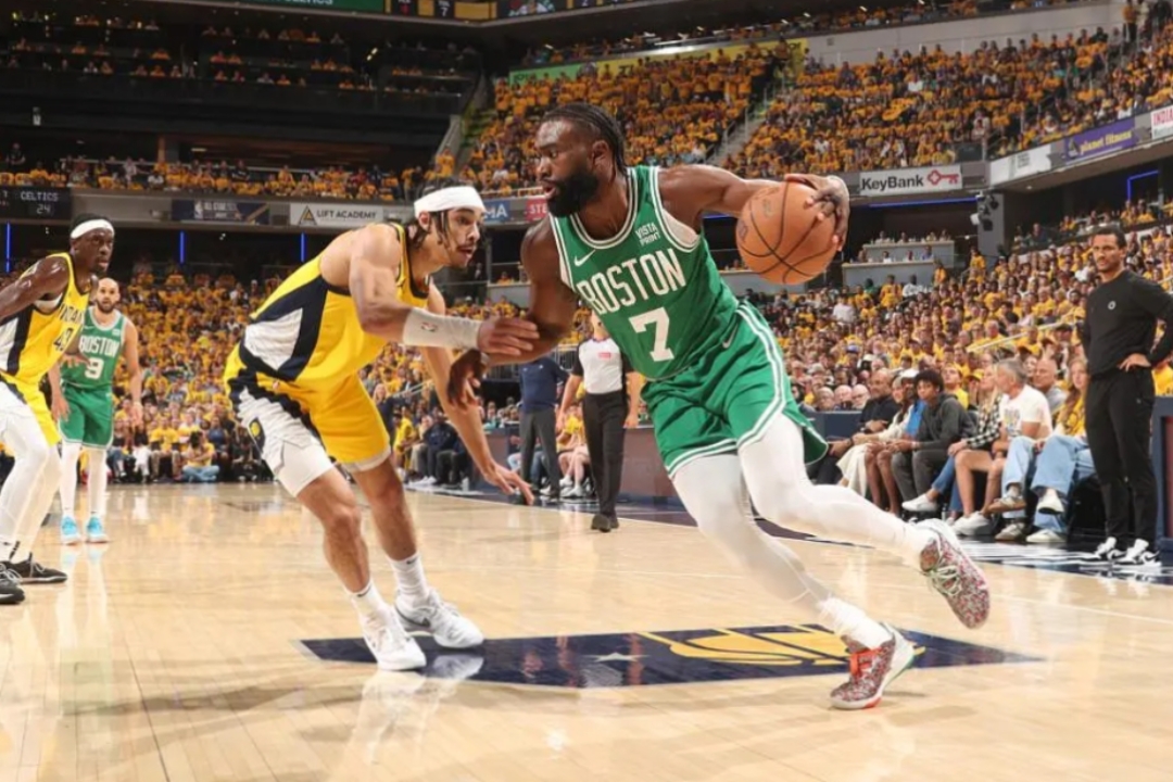 包含今晚NBA季后赛传出新动向;印第安纳步行者复出首秀;管理层表态——更衣室稳定;数据趋势出现新变化的词条 包含今晚NBA季后赛传出新动向;印第安纳步行者复出首秀;管理层表态——更衣室稳定;数据趋势出现新变化的词条