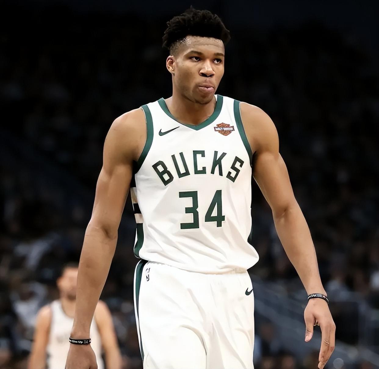 九游官方网站 -金州勇士vs密尔沃基雄鹿