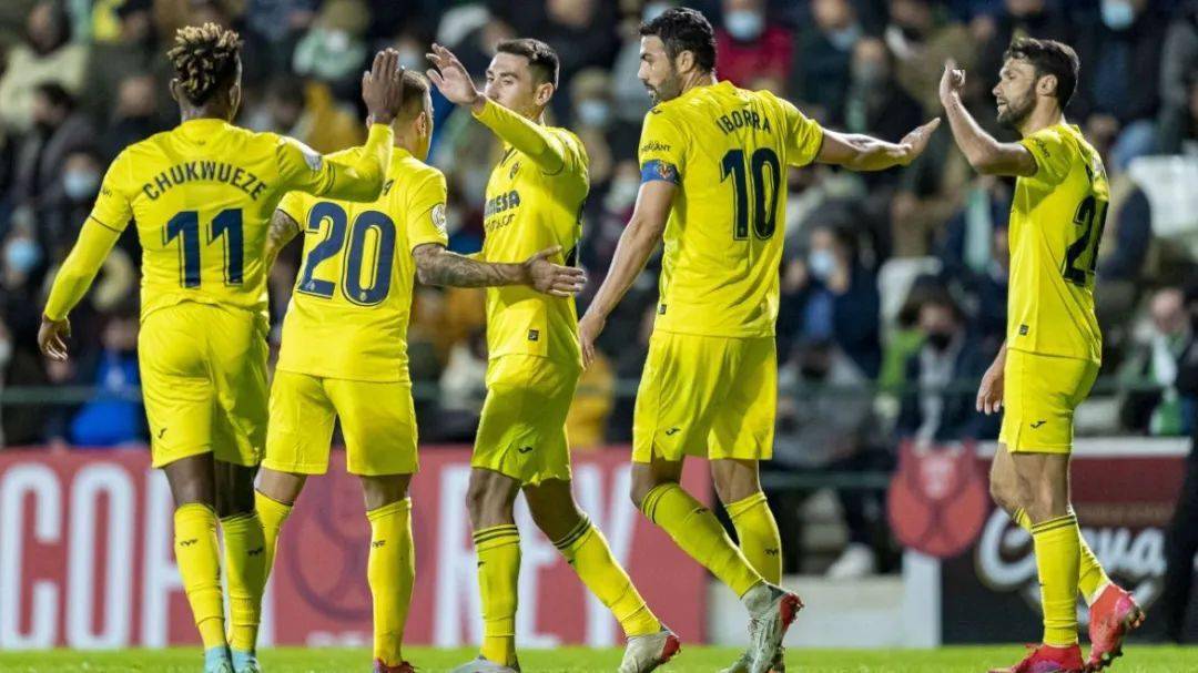 包含风云突变比利亚雷亚尔今夜临场应变，国王杯版图或变，媒体盛赞，训练强度明显提升的词条