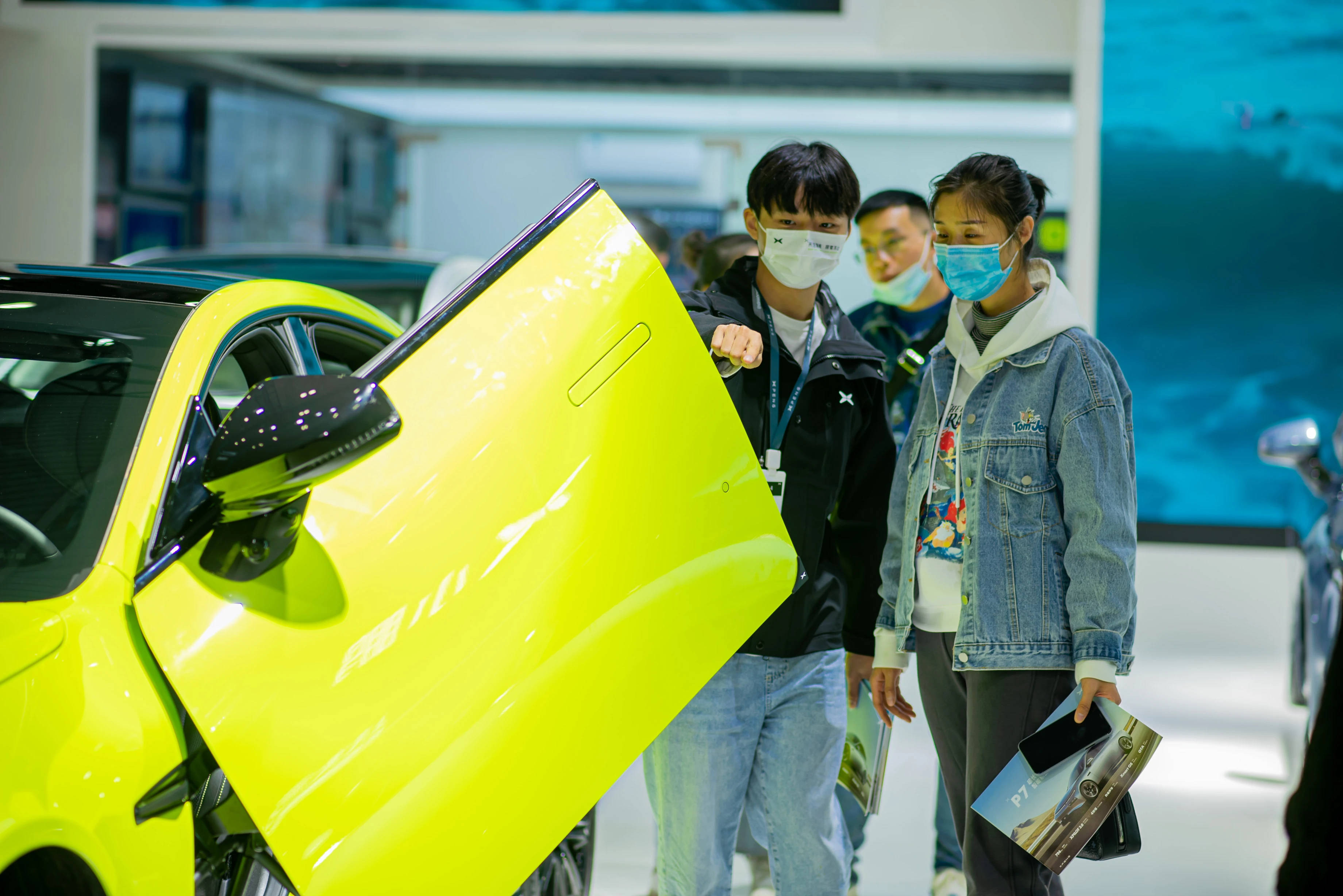 赛地聚焦：欧超杯今夜热度飙升，国际米兰远射贴柱，压力陡增，身体对抗强度拉满(欧冠巴黎圣日尔曼vs马德里竞技)