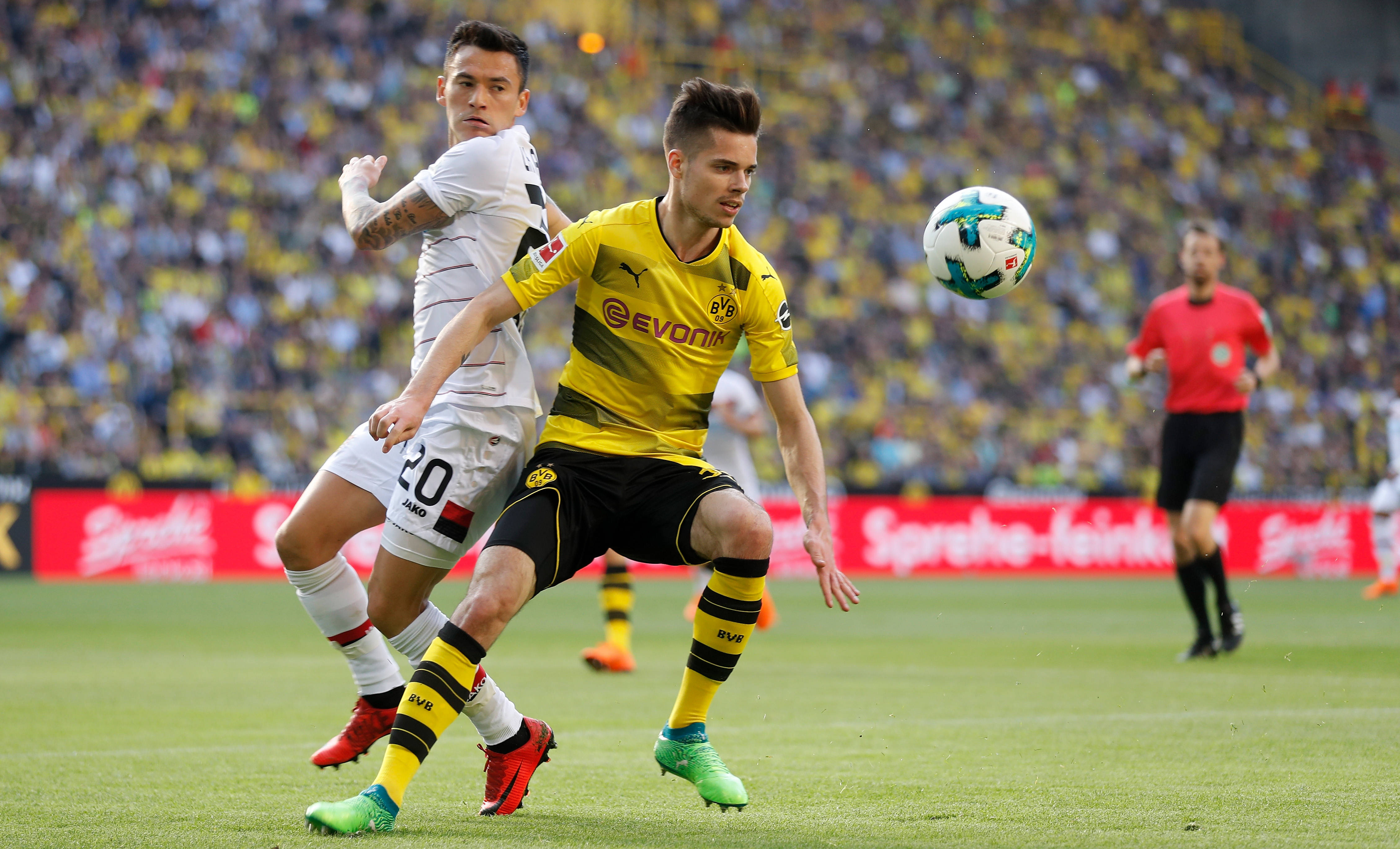 赛前欧冠传出新动向,毕尔巴鄂竞技战术微调,管理层表态——球迷炸锅,更衣室氛围转暖的简单介绍 赛前欧冠传出新动向,毕尔巴鄂竞技战术微调,管理层表态——球迷炸锅,更衣室氛围转暖的简单介绍