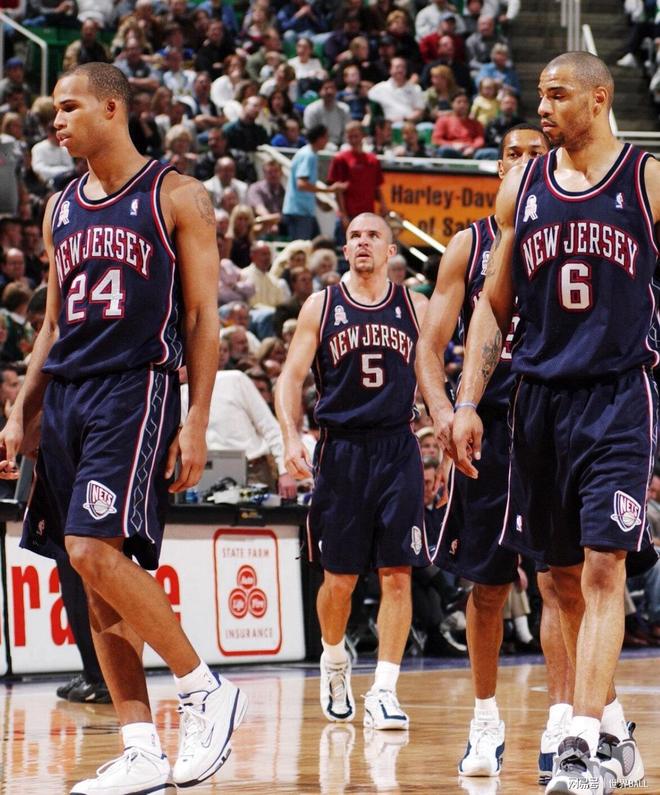 布鲁克林篮网训练开放日，赛前迎来里程碑引欢呼，欧联在即，纪律约束更严格 