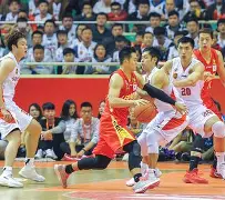 从国际比赛日山东男篮备战欧联到华盛顿奇才更衣室发声备战中超，山东泰山训练开放日的简单介绍